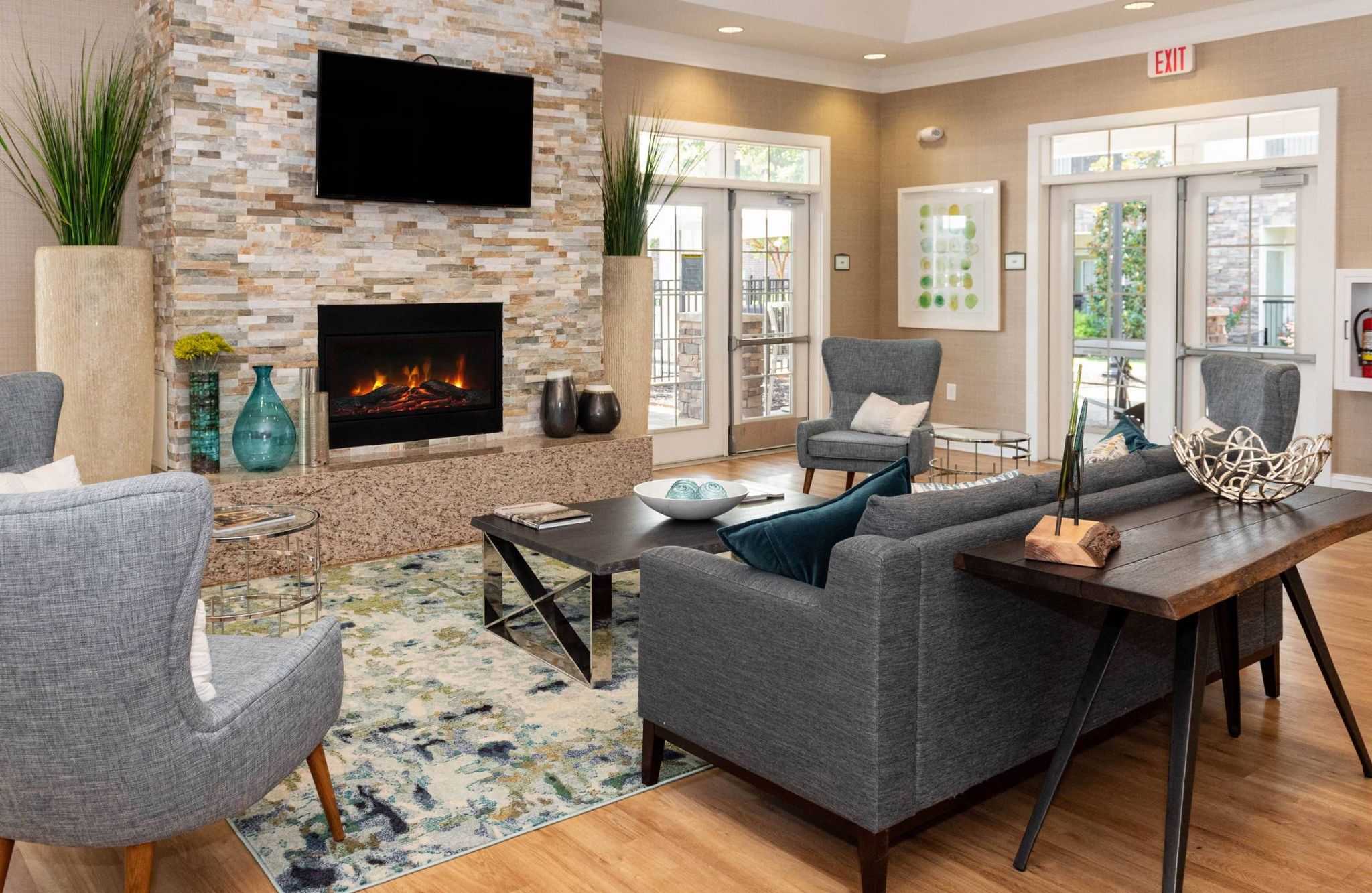 Hawthorne at the Summit resident clubhouse amenity with seating area and beautiful finishes